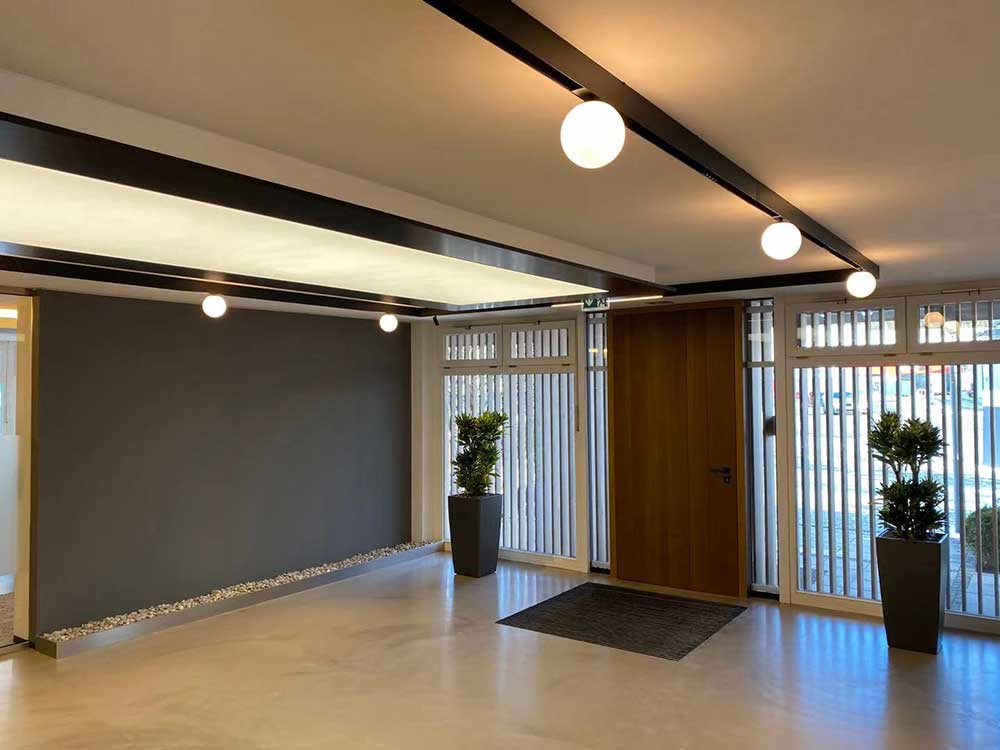 Functional Magnetic Track Light